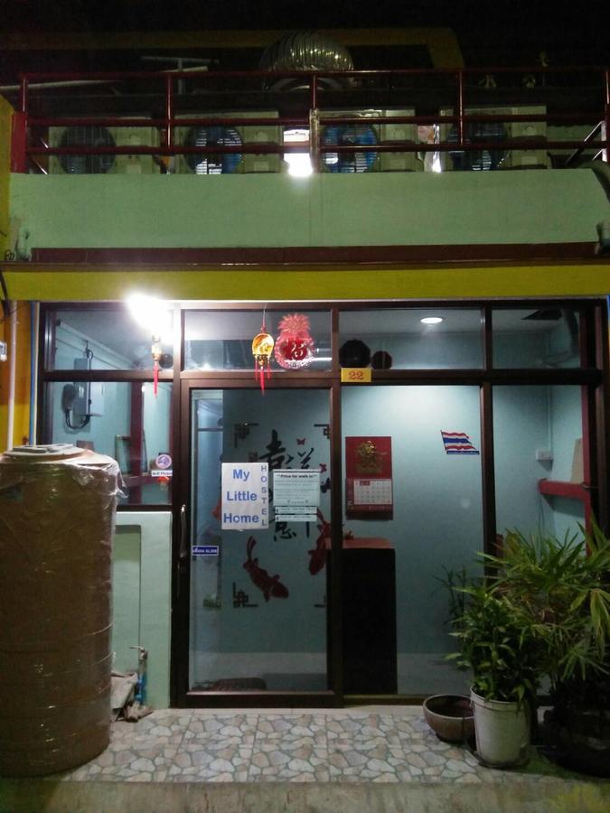 My Little Home Hostel Банкок Екстериор снимка